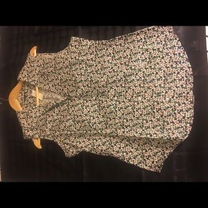 Sleeveless Women’s shirt